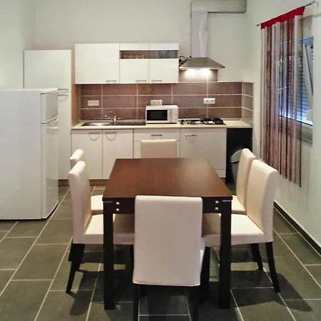 Apartment In With Garden Furniture Vir